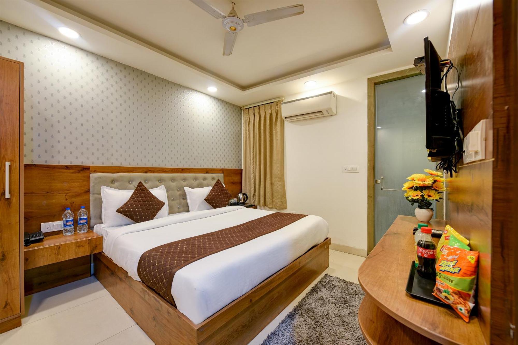 Hotel Grand Qubic Near Delhi Airport New Delhi Ngoại thất bức ảnh